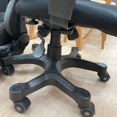 DUORESTのオフィスチェアのご紹介です！の画像