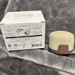 ヘッドホン、防水スピーカー／3coinsスリーコインズの画像