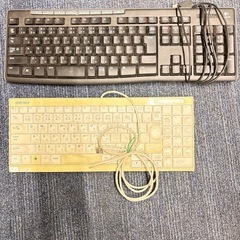 USBキーボード2個の画像
