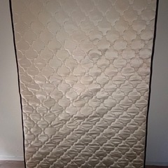 美品セミダブルマットレスの画像