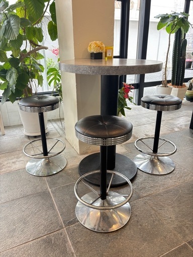 テーブルチェア4点セット

