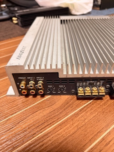 addzest アゼスト apa4400 400W 4/3/2chアンプ