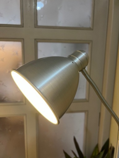 LED スタンドライト?