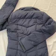 HOLLISTERダウンの画像