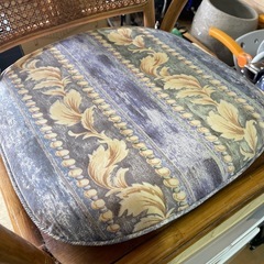 ①　座椅子　籐　回転椅子　イス　の画像