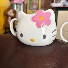 キティ フェイス型 マグカップ 2個セットの画像