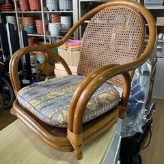 ② 籐　椅子　座椅子　イス　回転の画像