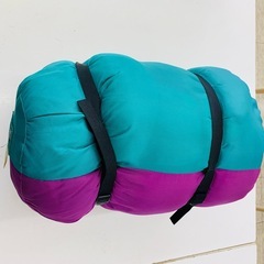 【ジモティー割引で最大15％OFF⭐️】Bergstadt　アウトドア　キャンプ　シュラフ　寝袋　の画像