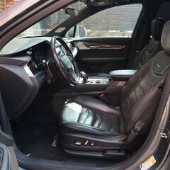 検査9年2月XT6 ナイトクルーズエディション 6人乗/30台限定車/ナイトビジョン/ブラックナッパレザー/パノラマルーフ/カープレイ/ワンオーナーの画像