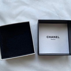 CHANELギフトボックスの画像
