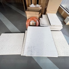 【1000円支払いします】ジプトーンボード　石膏ボード　吉野石膏　天井ボード　タイガージプトーン　使用済み　処分　再利用　引き取り限定【住所：日光市吉沢】の画像