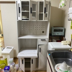 ナフコ食器棚　大容量でスリム　スライド式棚（引き取り限定）の画像