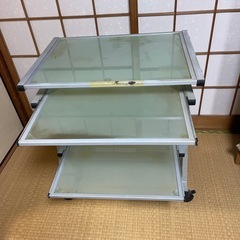無料　キャスター付き　引き出し　パソコンデスク　ガラステーブル　作業台の画像
