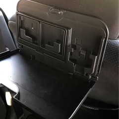 後部座席用テーブルの画像