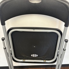 パイプ椅子の画像