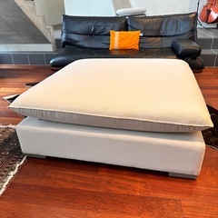 美品　特大オットマン 正方形110cm オフホワイト ローソファの画像