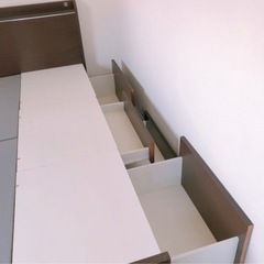 セミダブルベッド
の画像