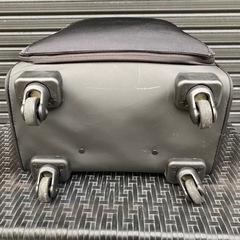 ✨美品✨無印良品　撥水加工　ポリエステルジャバラポケット　四輪キャリー　中サイズ　鍵付き　キャリーバッグ　スーツケースの画像