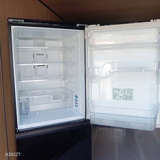D094 送料設置無料   SHARP　自動製氷機能付き　大型冷蔵庫　350L