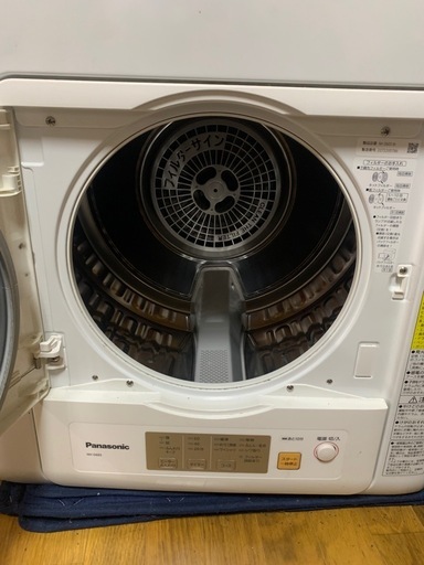除湿形電気衣類乾燥機　かなりの
美品 