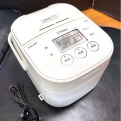 レンジと炊飯器とオーブンの画像