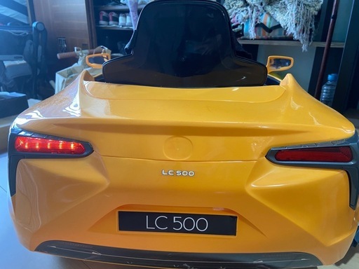 3月5日までLexus 電動乗用車 イエロー　LC500 ラジコンカー