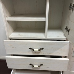 ホワイト木目調　アンティークなチェスト3点セットの画像