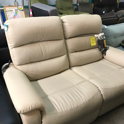 ジャングルジャングル貝塚店　電動ソファー　2人用　2人掛け　白　ホワイト　レザー生地　ニトリ　シンプル　中古　貝塚市　二色浜