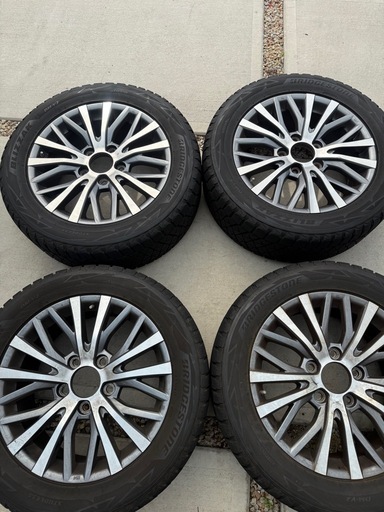レクサス　LX570 BLIZZAK 285/50R20 スタッドレスタイヤ