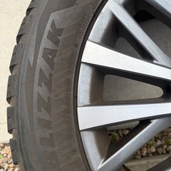 レクサス　LX570 BLIZZAK 285/50R20 スタッドレスタイヤの画像