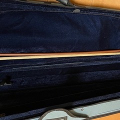 バイオリン　初心者向け　備品・ケース付きワンセット　ほぼ新品の画像