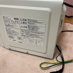 【動作確認済】アイリスオーヤマ 電子レンジ IMG-T177-6-W（700W相当 / 60Hz）ダイヤル式・2022年製 ／ 直接手渡しの画像