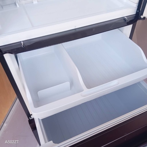 D094 送料設置無料   SHARP　自動製氷機能付き　大型冷蔵庫　350L
