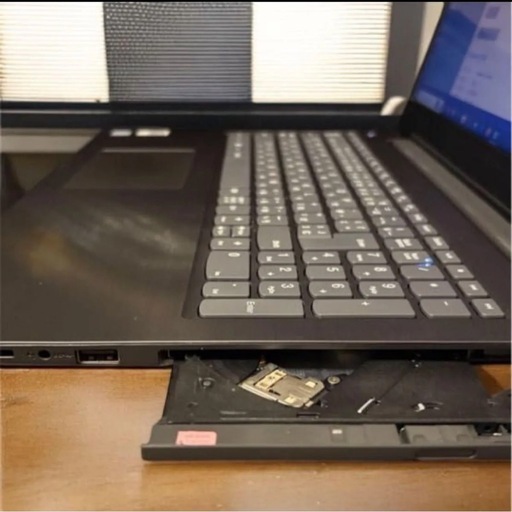 美品！Lenovo V330-15Core i3|8GB｜ノートパソコン