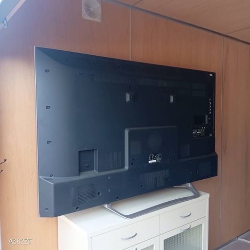 F☆N026 送料無料 SHARP 展示品液晶テレビ70インチ (白家電) 狛江の