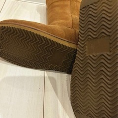 ブラウンスエード　
ムートンブーツ　カークランドの画像