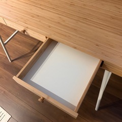 IKEA デスクの画像