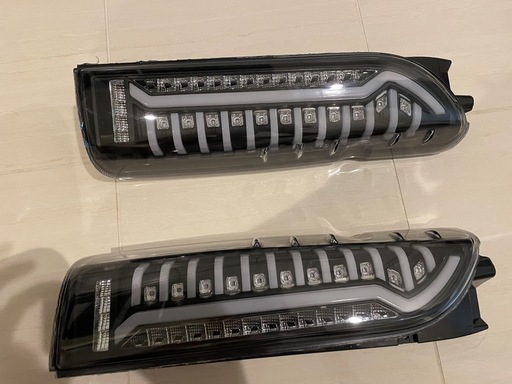 ハイエース　テールランプ　シーケンシャル　LED