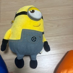 スプラトゥーンのぬいぐるみとミニオンのぬいぐるみですの画像