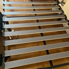 脚付きマットレス　セミダブルの画像