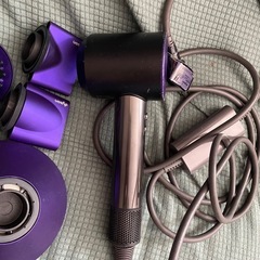 ダイソン　　ヘアードライヤーの画像