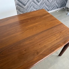 イストク　ダイニングテーブル　ウォールナット　引き取りの方のみ　山田 佳一朗デザインの画像
