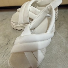 レディース厚底サンダル22.5の画像