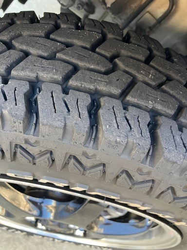 リフトアップ　145r14 ゴツゴツ　タイヤ　　マッドタイヤ　４本　エスホールド　アルミ付き　　値下げ相談
