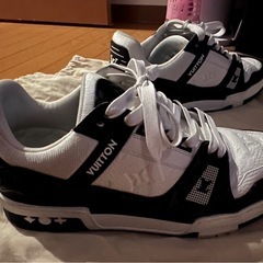 LVトレイナースニーカーの画像