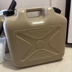 今日明日引き取り限定‼️灯油専用20Lタンクと電動ポンプの画像
