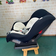 タカタ　チャイルドシート 新生児から　リクライニング可能　軽量の画像