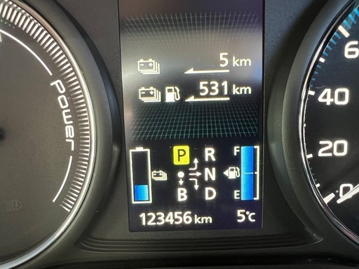 三菱アウトランダーphev2013年式