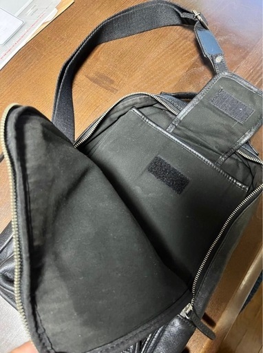 CHELICA レザーバッグ　ワンショルダー　リュック　手提げ鞄　薄型