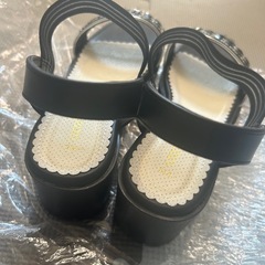 新品　サンダル黒23.0cmの画像